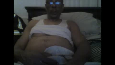 Snapshot of busturgutzgd11 chatting on December 6, 7:26 am Busturgutzgd1 online show from December 6, 7:26 am