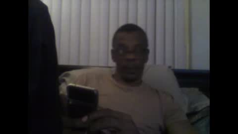 Snapshot of busturgutzgd11 chatting on December 20, 1:58 am Busturgutzgd1 online show from December 20, 1:58 am