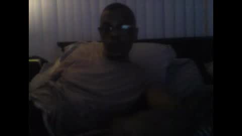Snapshot of busturgutzgd11 chatting on February 13, 7:35 am Busturgutzgd1 online show from February 13, 7:35 am