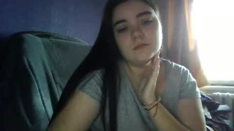 butterfly18988 online show from December 3, 9:10 am