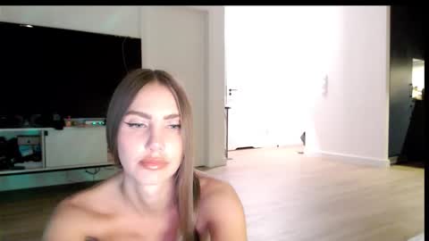 Lauren online show from February 26, 7:50 pm