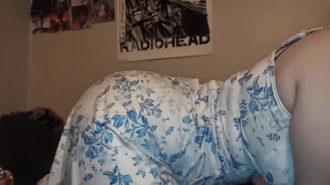 Snapshot of bvnny420 chatting on December 5, 12:58 am River online show from December 5, 12:58 am