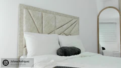    online show from October 9, 9:53 pm