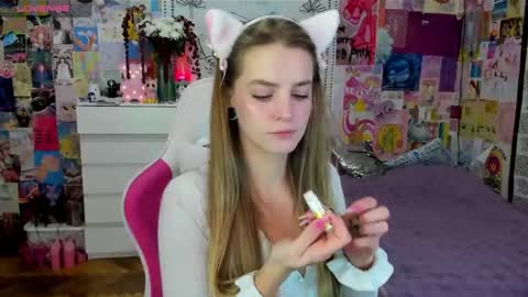 Emily  online show from October 28, 6:20 pm