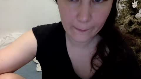 Lamb online show from April 20, 6:11 pm