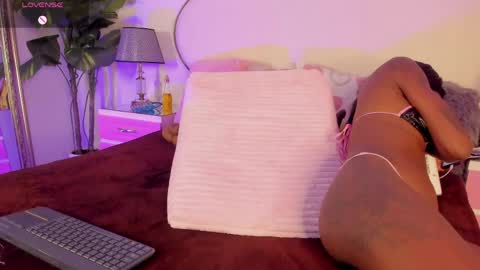 Cahitlin  online show from April 22, 6:09 am