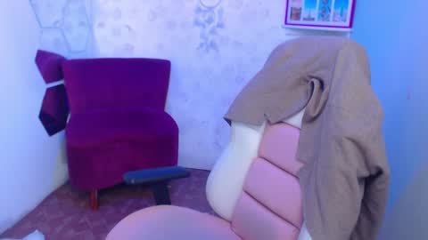 Cailee  online show from November 7, 9:28 pm