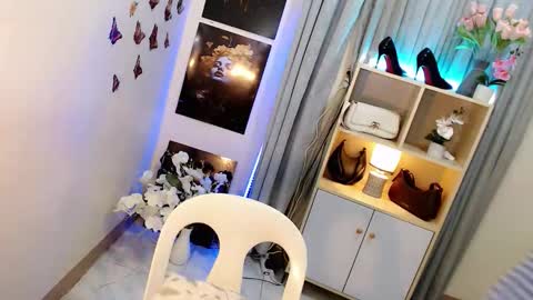 caitlin online show from October 10, 1:44 am