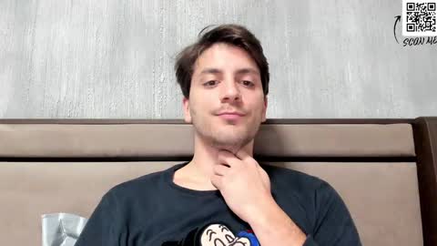 Snapshot of calciatore94 chatting on December 21, 9:33 am Marco online show from December 21, 9:33 am