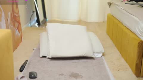 Lorrie online show from February 7, 1:03 pm