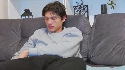 Calvin online show from March 6, 1:48 am