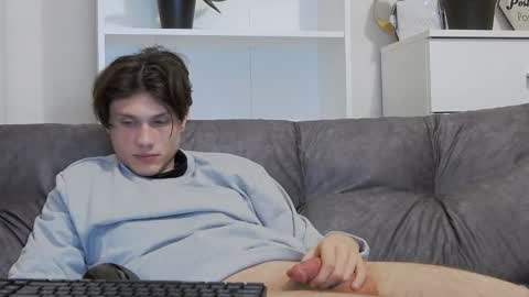 Calvin online show from February 3, 1:30 am