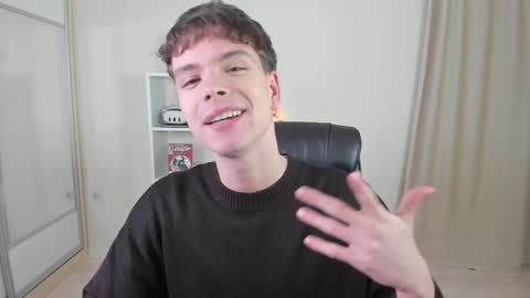 Snapshot of calvin_loves_you chatting on January 25, 7:07 pm Hey I am Calvin online show from January 25, 7:07 pm