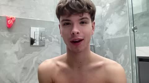 Snapshot of calvin_loves_you chatting on December 20, 10:22 pm Hey I am Calvin online show from December 20, 10:22 pm