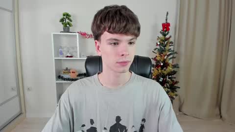 Snapshot of calvin_loves_you chatting on January 4, 7:02 pm Hey I am Calvin online show from January 4, 7:02 pm