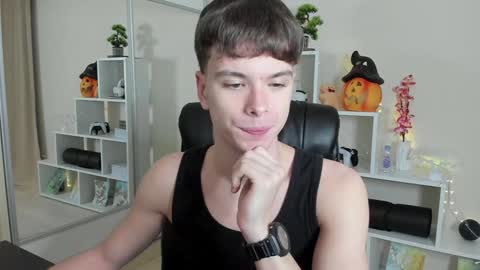 Snapshot of calvin_loves_you chatting on January 11, 7:05 pm Hey I am Calvin online show from January 11, 7:05 pm