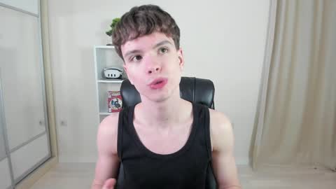 Snapshot of calvin_loves_you chatting on January 29, 7:11 pm Hey I am Calvin online show from January 29, 7:11 pm