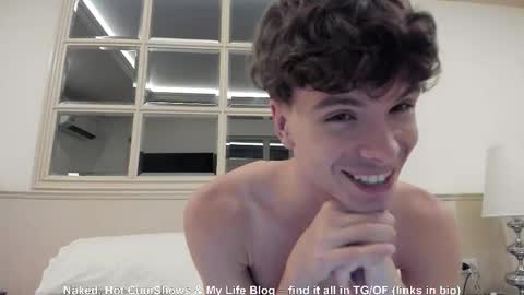 Snapshot of calvin_loves_you chatting on September 26, 2:25 pm Hey I am Calvin online show from September 26, 2:25 pm