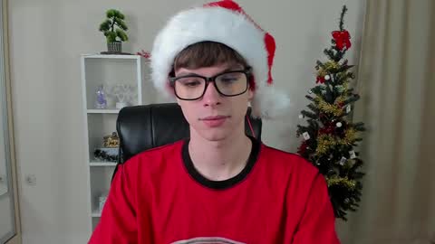 Snapshot of calvin_loves_you chatting on December 24, 7:11 pm Hey I am Calvin online show from December 24, 7:11 pm