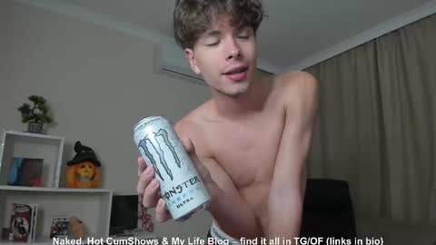 Snapshot of calvin_loves_you chatting on September 13, 9:06 pm Hey I am Calvin online show from September 13, 9:06 pm