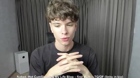 Snapshot of calvin_loves_you chatting on October 8, 2:23 pm Hey I am Calvin online show from October 8, 2:23 pm