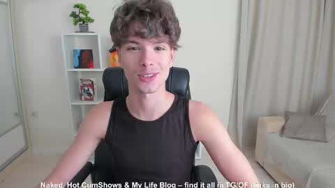 Snapshot of calvin_loves_you chatting on September 10, 6:09 pm Hey I am Calvin online show from September 10, 6:09 pm