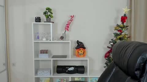 Snapshot of calvin_loves_you chatting on December 10, 7:11 pm Hey I am Calvin online show from December 10, 7:11 pm