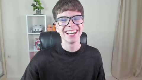 Snapshot of calvin_loves_you chatting on March 5, 7:06 pm Hey I am Calvin online show from March 5, 7:06 pm