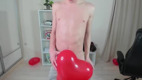 Snapshot of calvin_loves_you chatting on February 15, 10:10 pm Hey I am Calvin online show from February 15, 10:10 pm