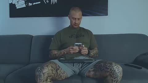 Calvin  online show from March 1, 8:07 am