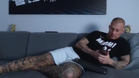 Calvin  online show from February 3, 9:52 am