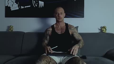 Calvin  online show from November 12, 8:16 am