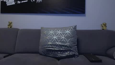 Calvin  online show from February 6, 10:10 pm