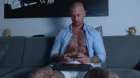 Calvin  online show from February 11, 4:24 pm