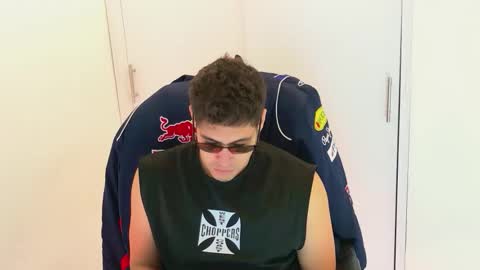 camara110 online show from December 4, 2:22 am