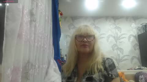 CamDiva1 online show from December 4, 2:44 am