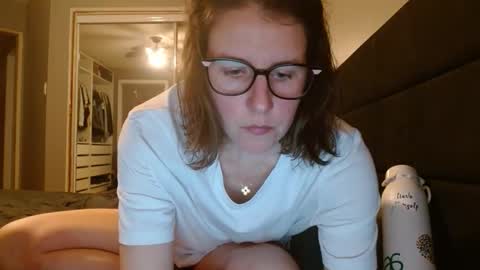 camforfunmoment online show from February 17, 1:26 am