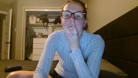 camforfunmoment online show from May 14, 12:20 am