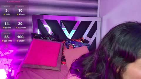 Snapshot of cami_suarez_ chatting on February 16, 9:48 am Cami online show from February 16, 9:48 am