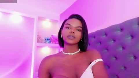 camiestrada online show from October 16, 8:40 pm