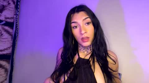  s online show from February 9, 10:30 am