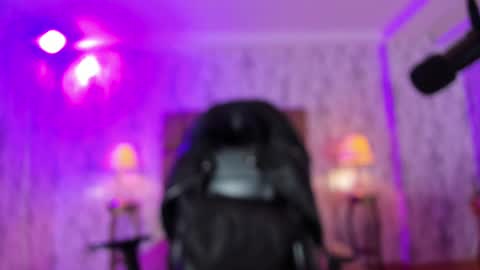    online show from February 19, 8:10 pm