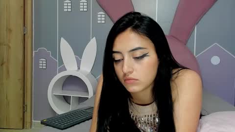 Snapshot of camilahunter__ chatting on February 16, 12:54 pm Camila online show from February 16, 12:54 pm