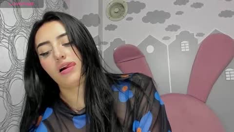 Snapshot of camilahunter__ chatting on February 15, 4:03 am Camila online show from February 15, 4:03 am
