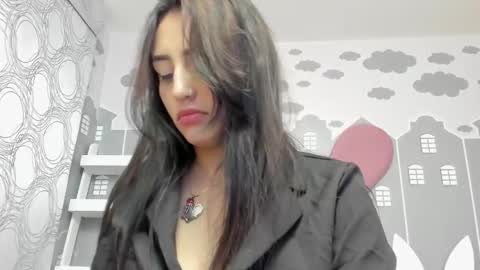 Snapshot of camilahunter__ chatting on January 15, 3:33 am Camila online show from January 15, 3:33 am