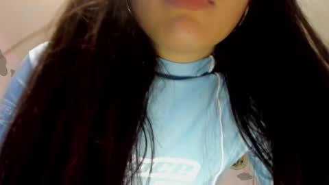 Snapshot of camilahunter__ chatting on February 9, 3:22 am Camila online show from February 9, 3:22 am