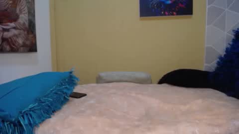 Snapshot of camilaparrisx chatting on January 16, 9:37 am camilaparrisx online show from January 16, 9:37 am
