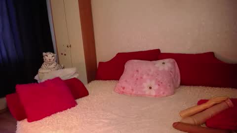 camilashine online show from October 25, 2:12 am