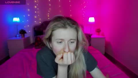 camilladreamer online show from January 16, 7:56 pm