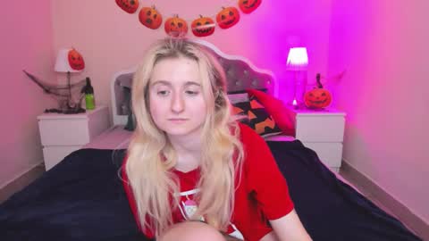 camilladreamer online show from October 26, 5:45 pm